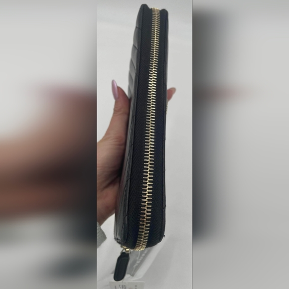 CHANEL Black Chevron Wallet with Gold Accents - Picture 5 of 10